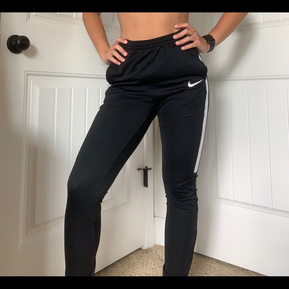 NIKE JOGGERS
